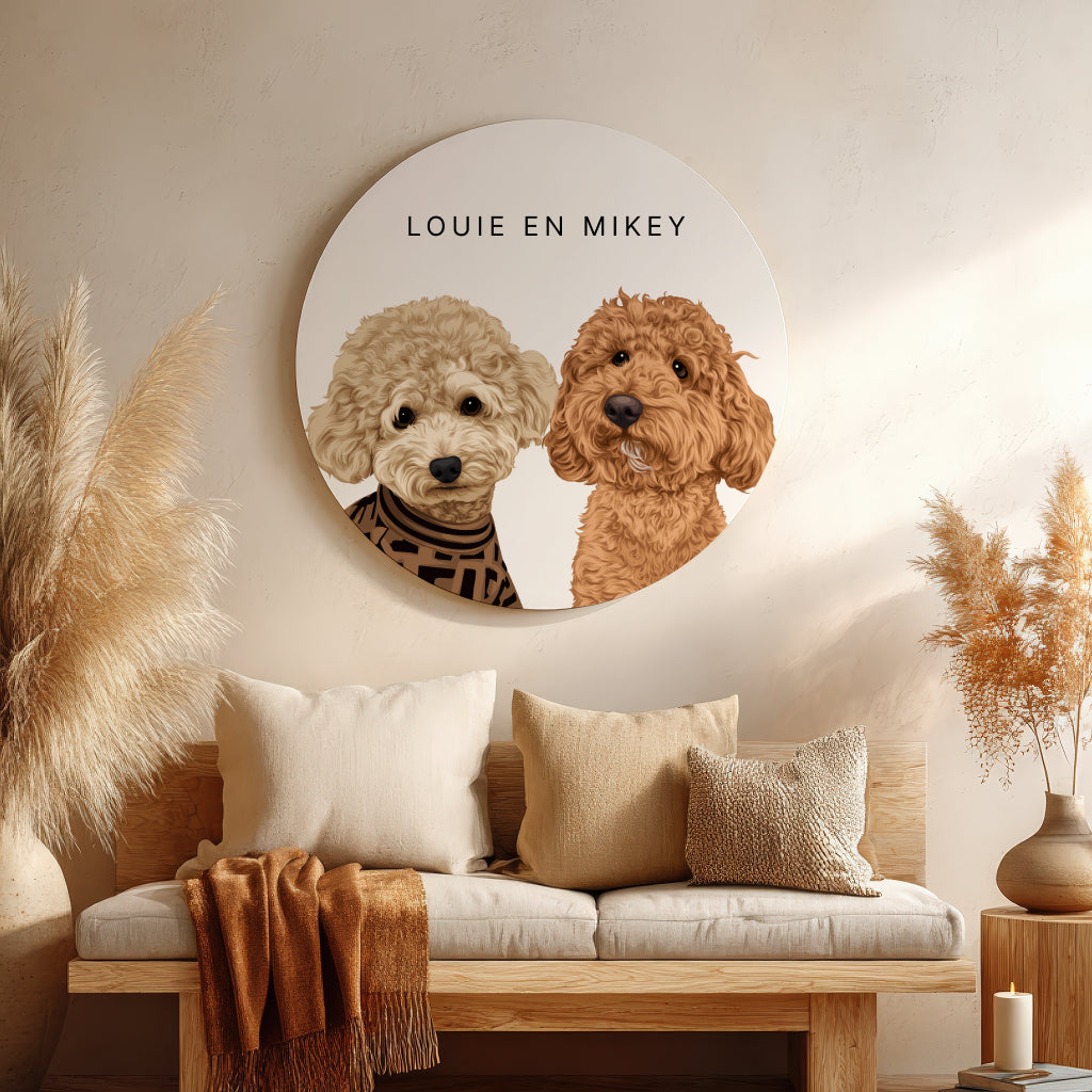 Handgetekend portret van twee honden, Louie en Mikey, als ronde muurcirkel boven een bank