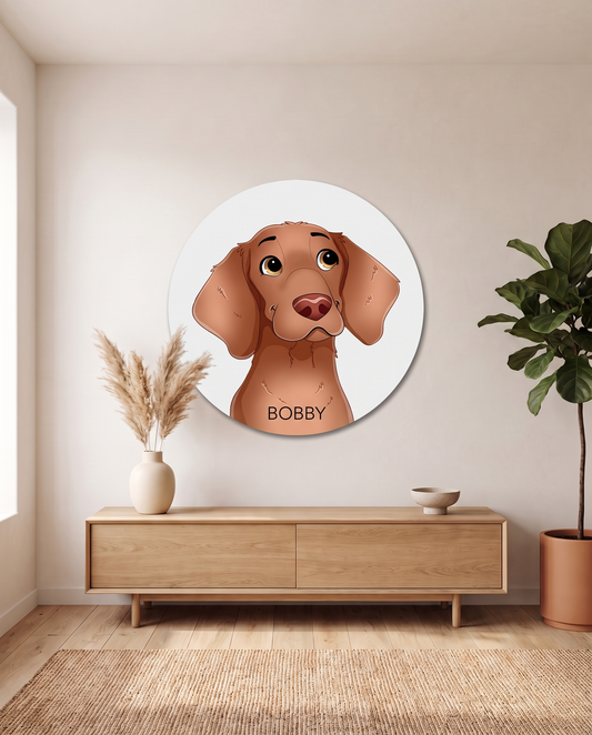 Cartoon portret op muurcirkel boven een eikenhouten dressoir